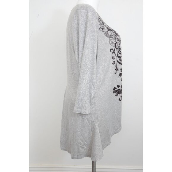 Avenue Paisley PLUS Size 18/20 (XXL) Artsy Studded Asymmetrical Scoop Neck Tee - Picture 5 of 10